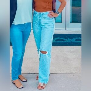 Abercrombie Curve Love High Rise Relaxed 90’s Jean 28/6R
